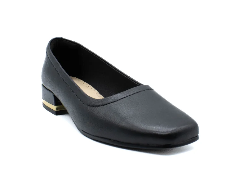 CLARKS Seren30 Court Low Pump