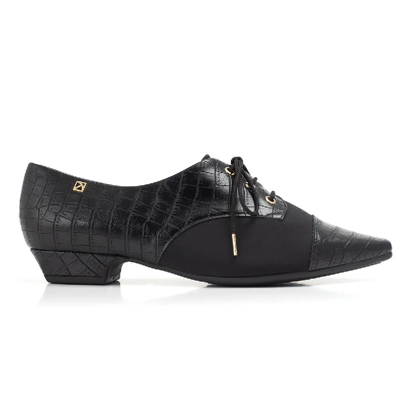 Flats with modern heelsBlack Lace-Up Flats for Women (278.019)