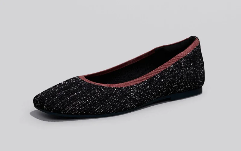 Flats with subtle designsMetallic Square Flats : Black-Pink