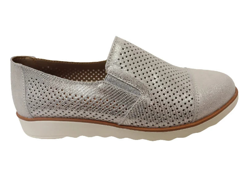 Flats with stylish trendsCC Resorts Andrea Womens Comfortable Leather Casual Flats