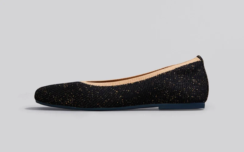 Flats with bold comfortMetallic Square Flats : Black-Gold