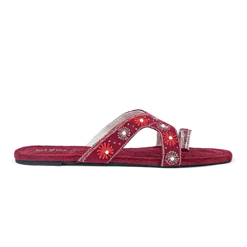 Slippers with bold midsoles-Maroon Ethnic Chappal EC0196