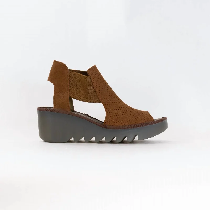 Sandals with bold designsWomen's Wedge Sandal In Suede Cognac