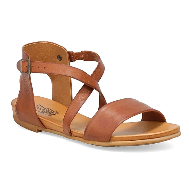 Sandals for chic comfortAster Strap Sandal