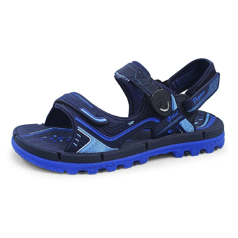 Sandals with subtle strapsWater Release: 2375 Blue