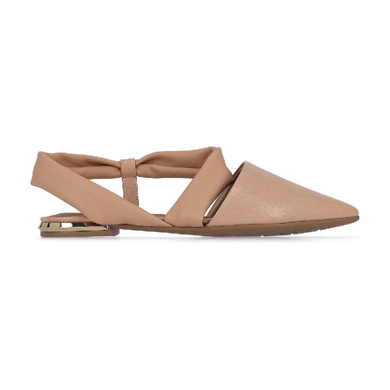 Flats with supportive comfortNude Flats for Women (274.063)