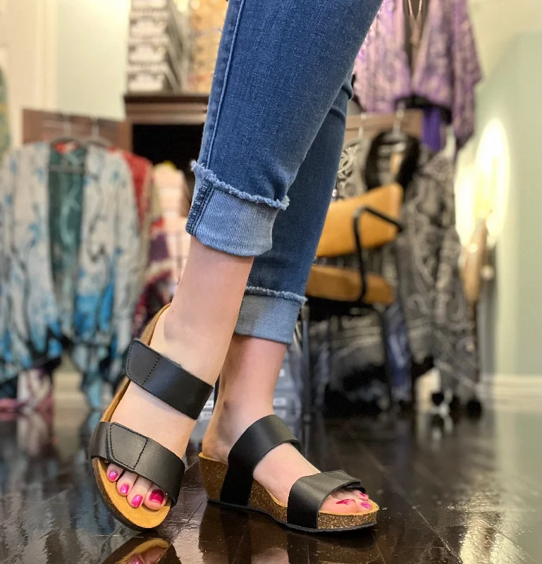 Sandals with stylish trendsEric Michael Black LIAT Wedge Sandal