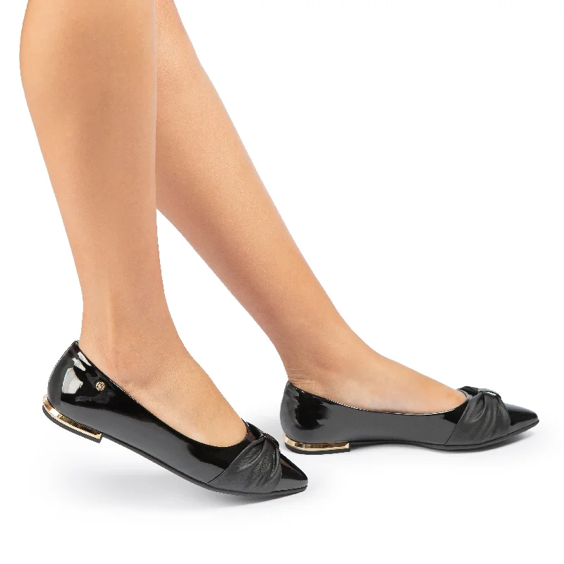 Flats with subtle comfortDazzle Pointed Flats - Black (274.064)